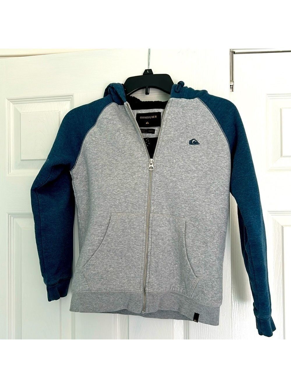 🔵Quicksilver Boys size Large zip up Sherpa hoodie